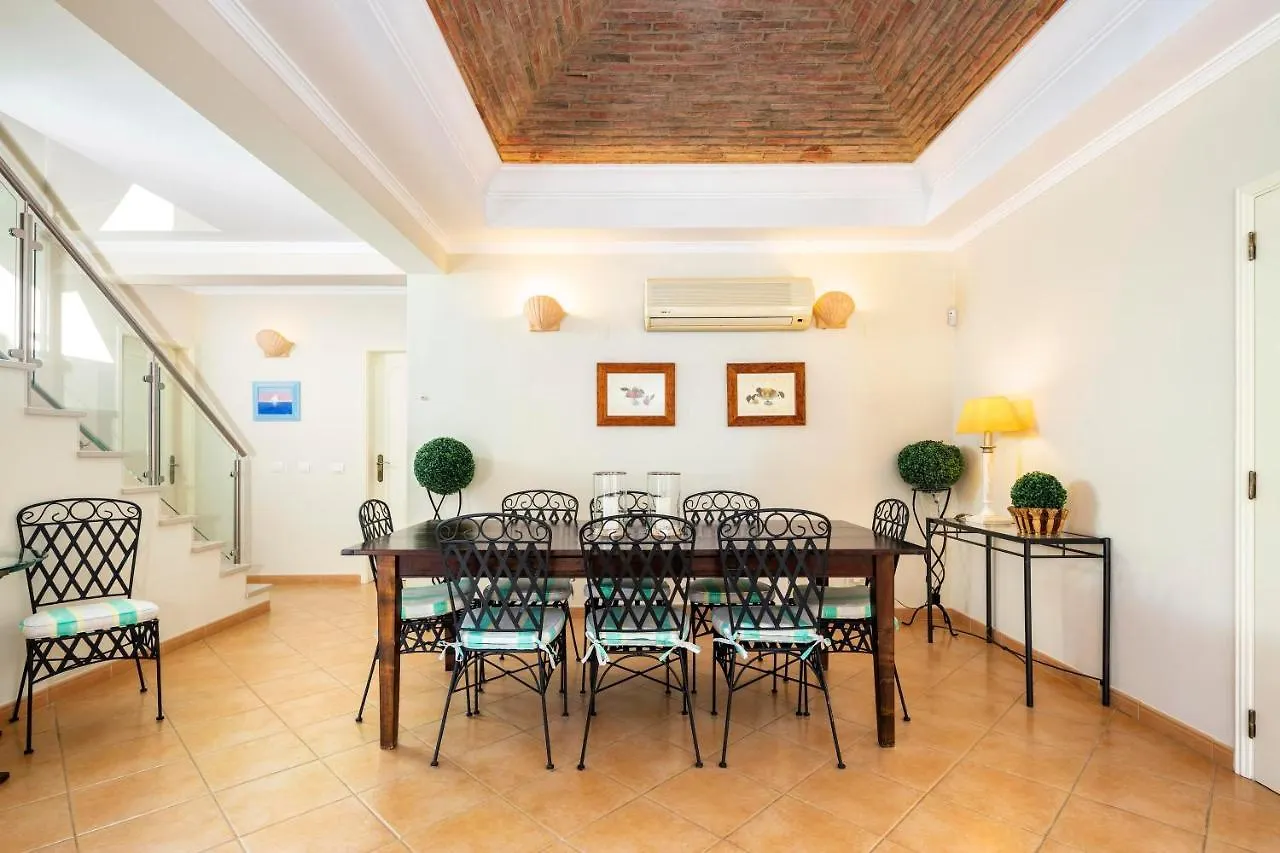 Villa Quintus Court Albufeira